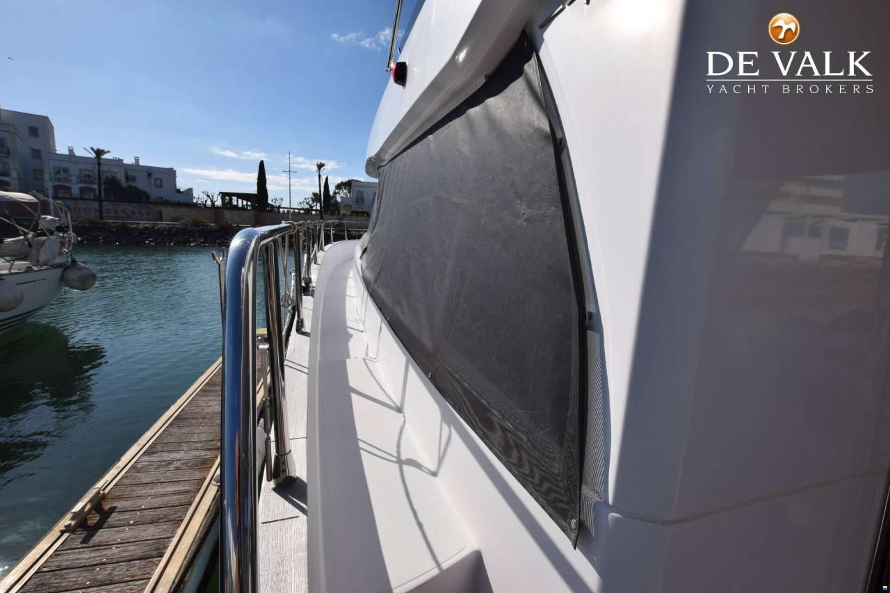 Azimut 43
