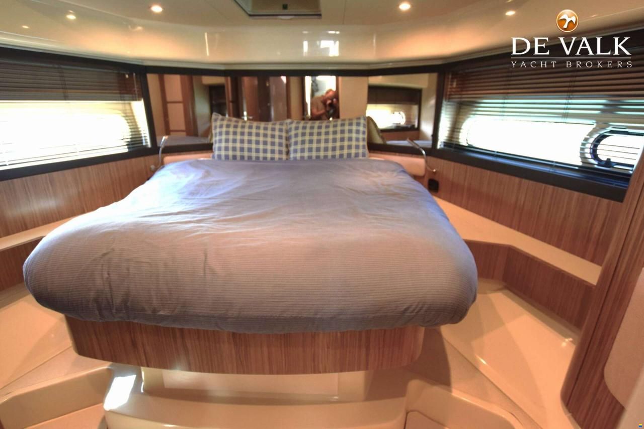 Azimut 43