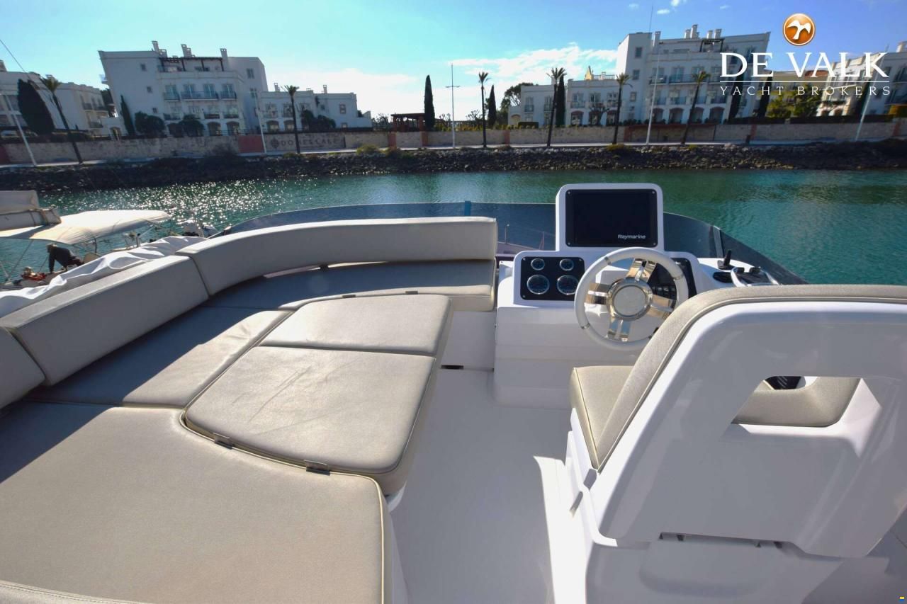 Azimut 43