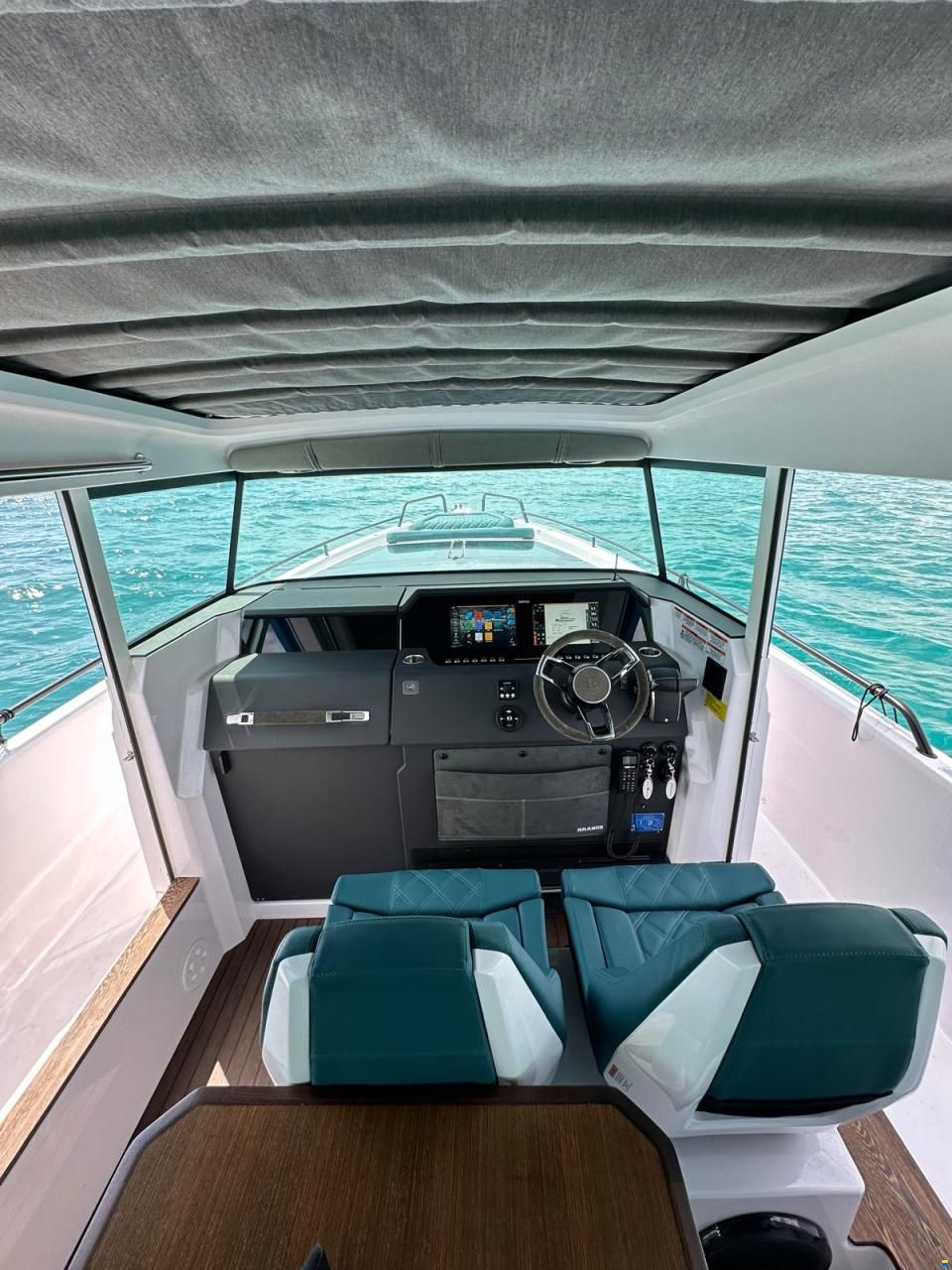 Axopar 37 Cross Cabin