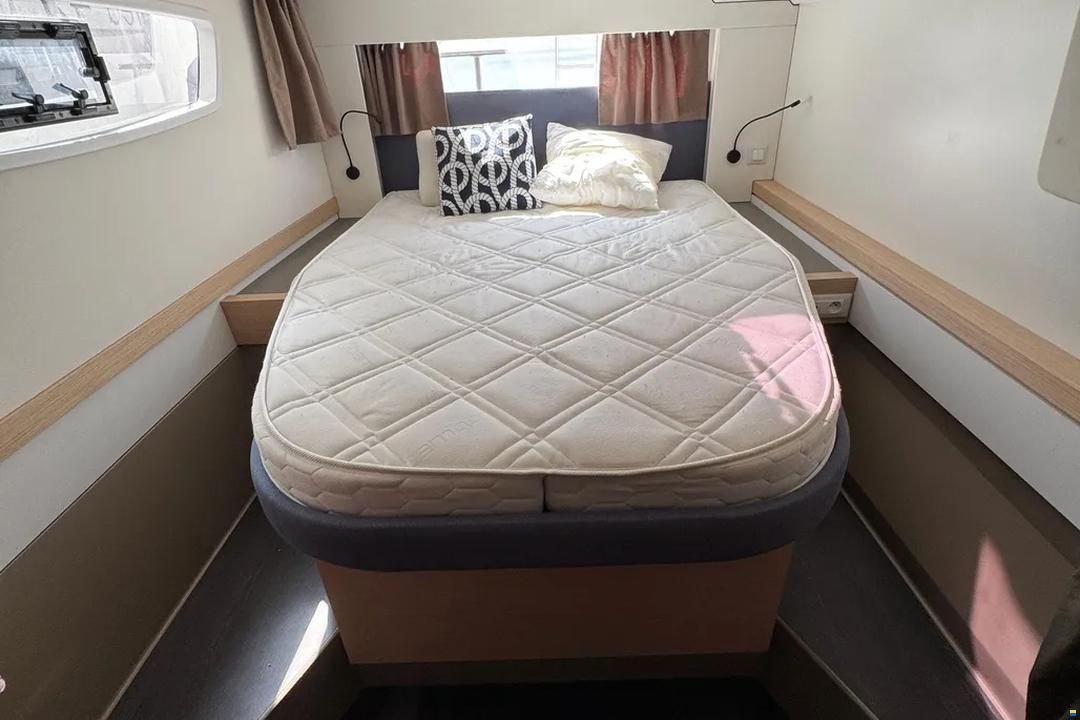 Fountaine Pajot Astrea 42