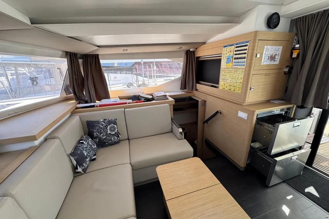 Fountaine Pajot Astrea 42