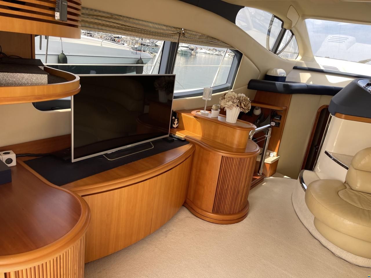 Azimut 46