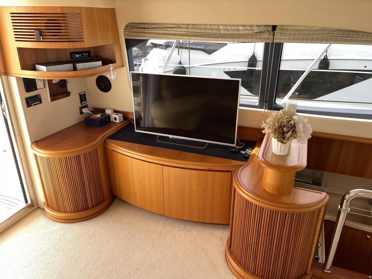 Azimut 46