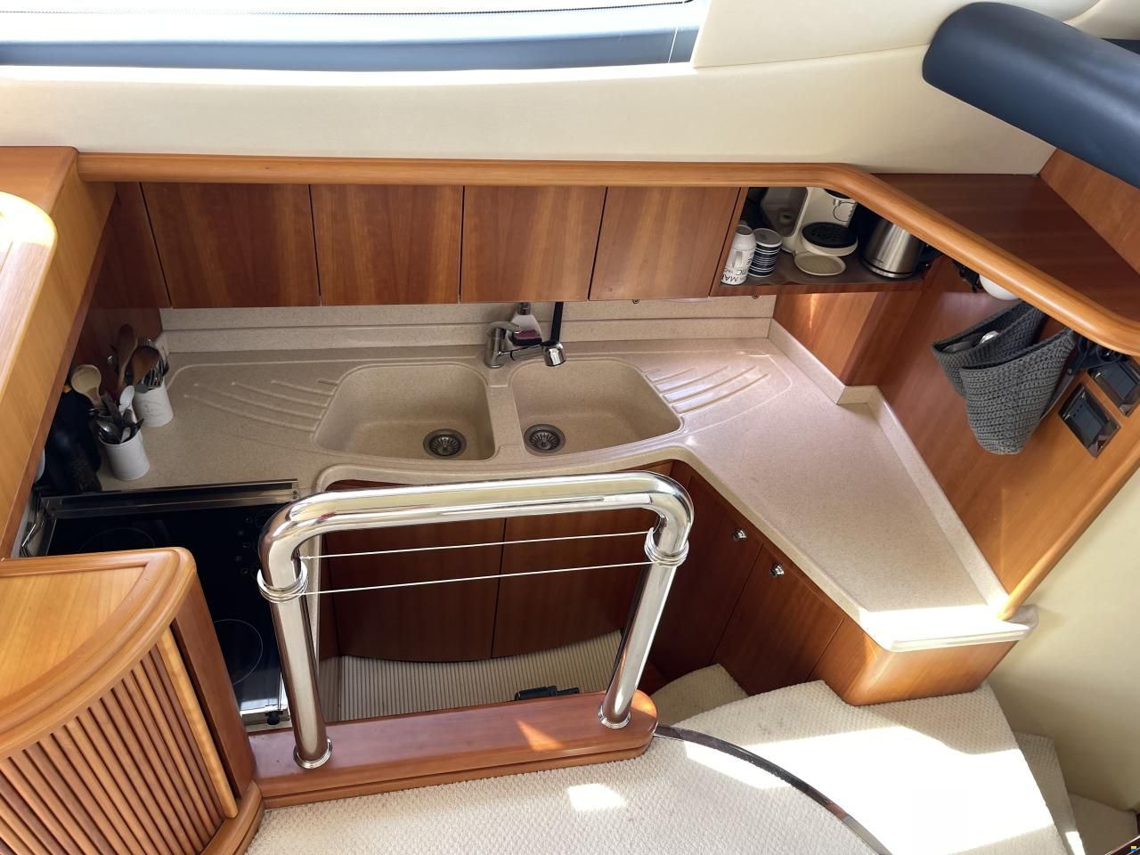 Azimut 46