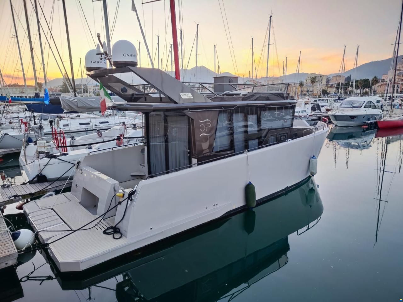 OPM 37 HYBRID