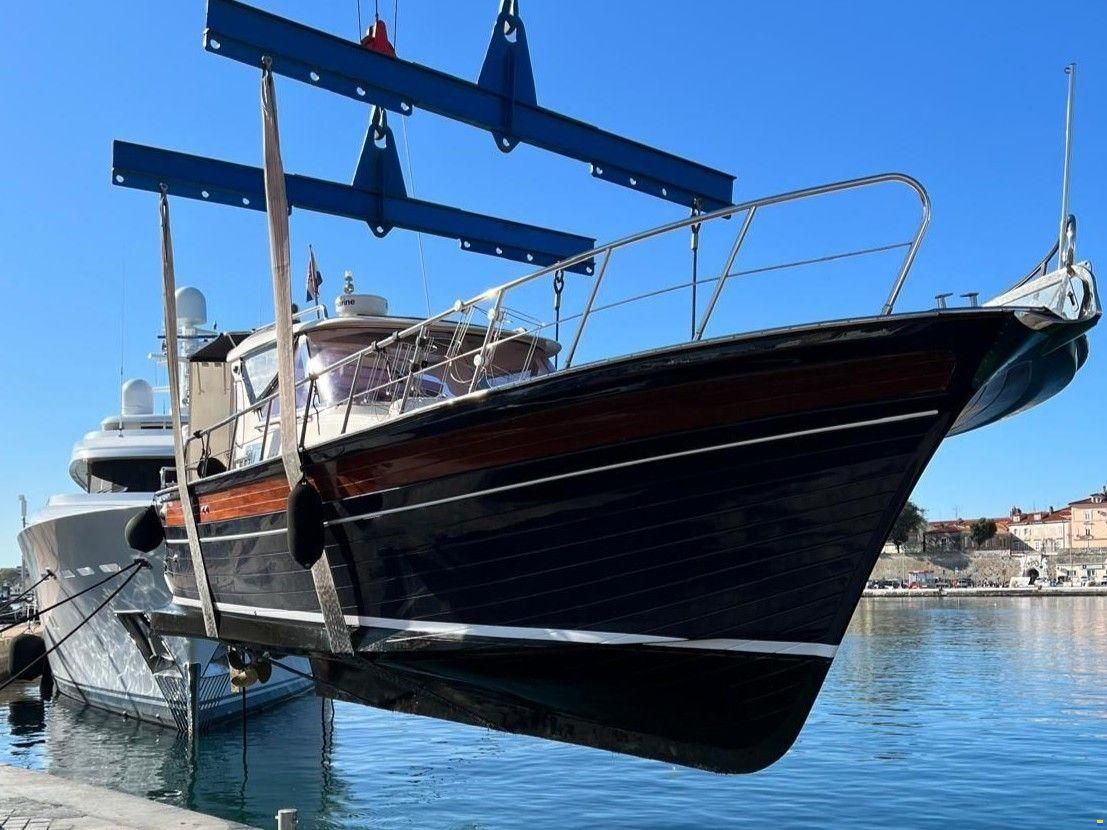 Fratelli Aprea 32 Hard Top
