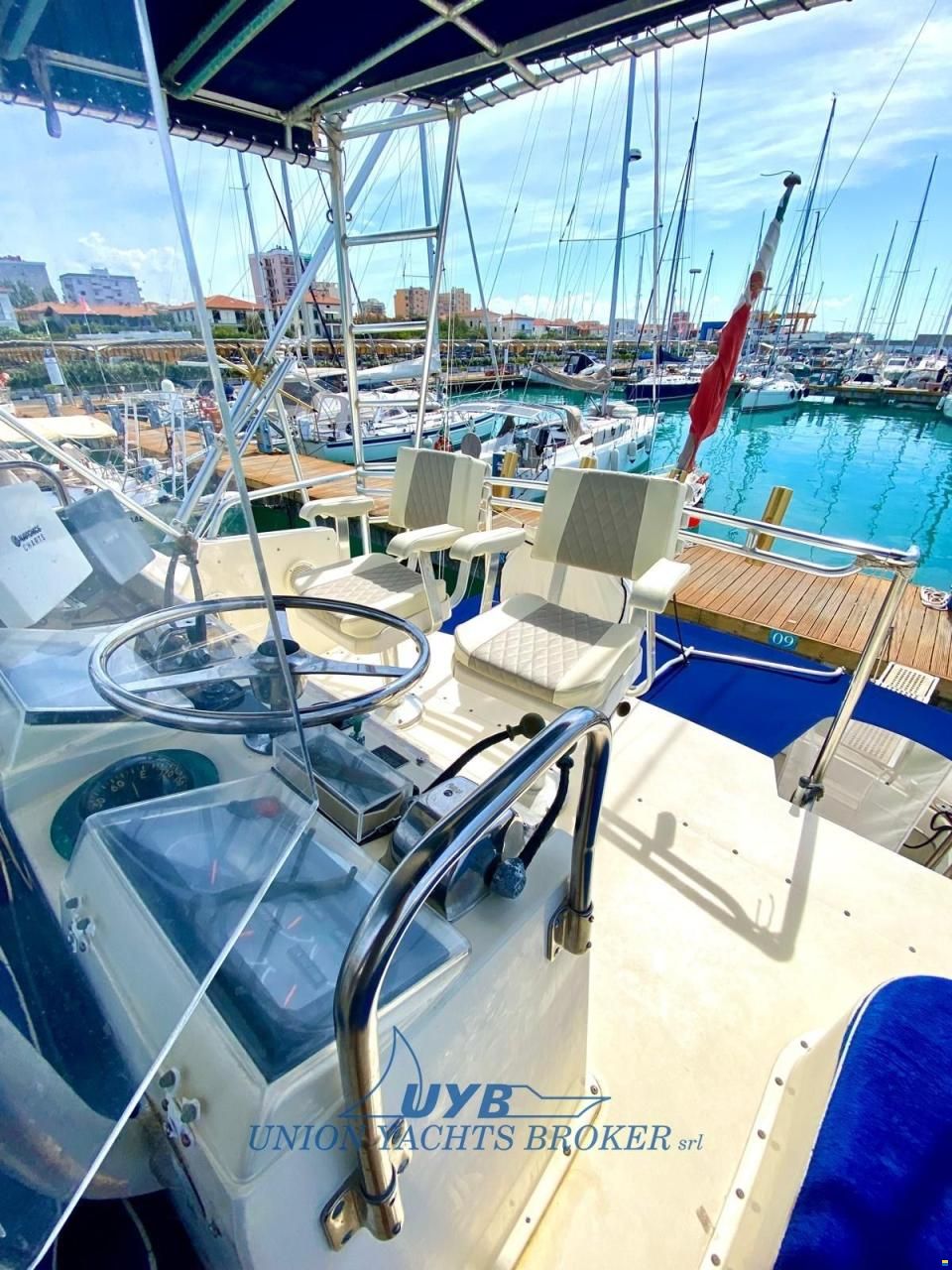 Hatteras 41 Convertible