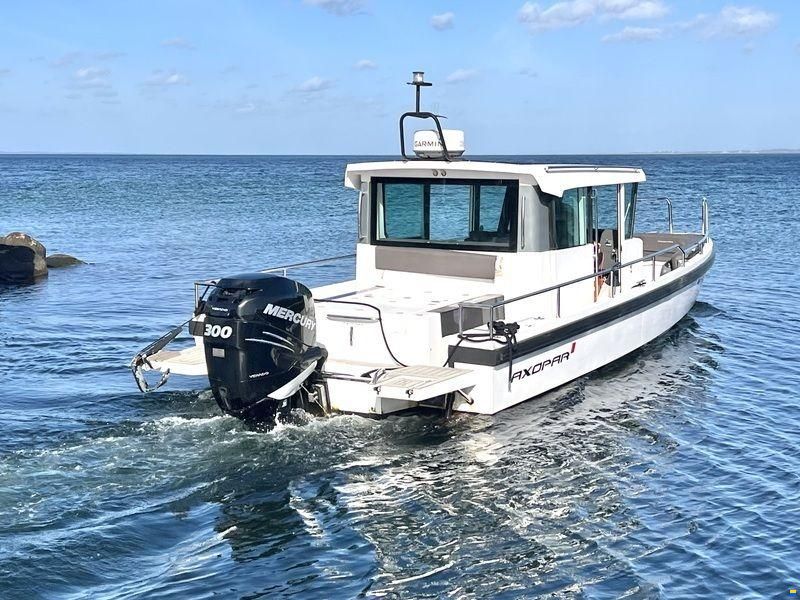 Axopar 28 Cabin