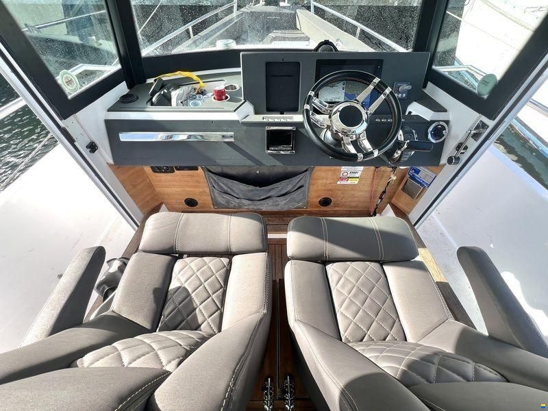 Axopar 28 Cabin