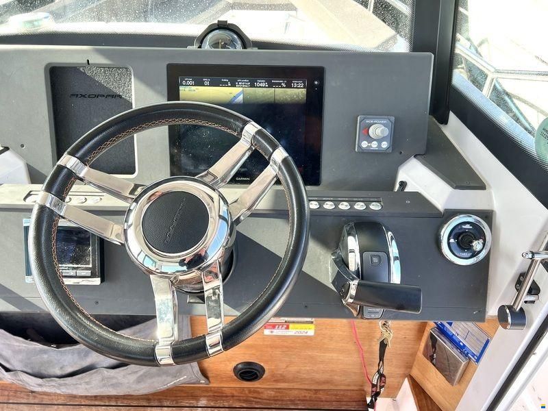 Axopar 28 Cabin