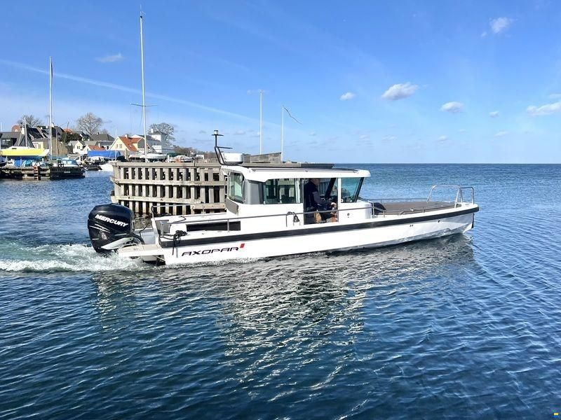 Axopar 28 Cabin
