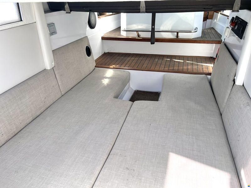 Axopar 28 Cabin