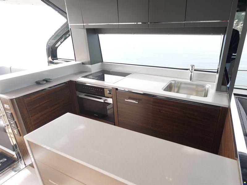 Sunseeker Predator 65
