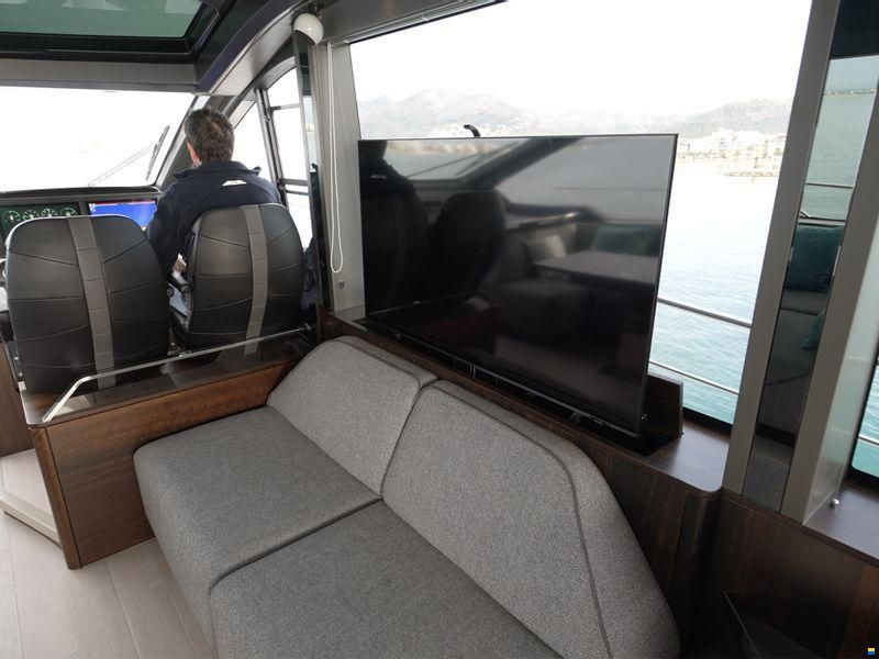Sunseeker Predator 65
