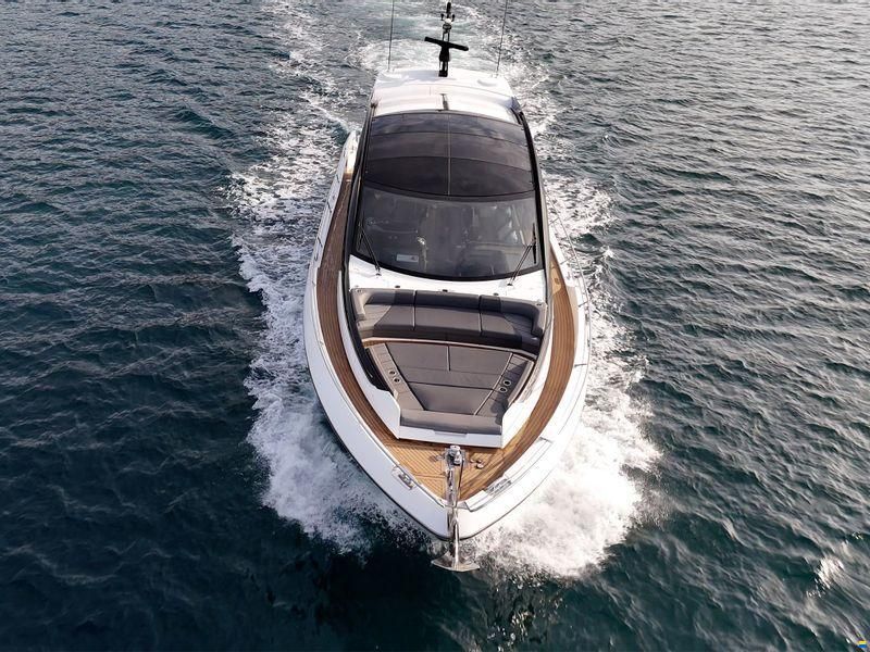Sunseeker Predator 65