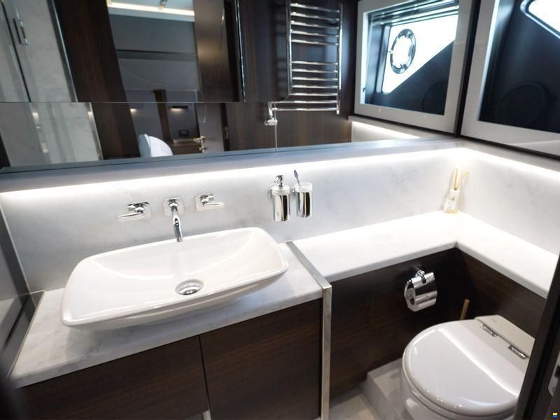 Sunseeker Predator 65