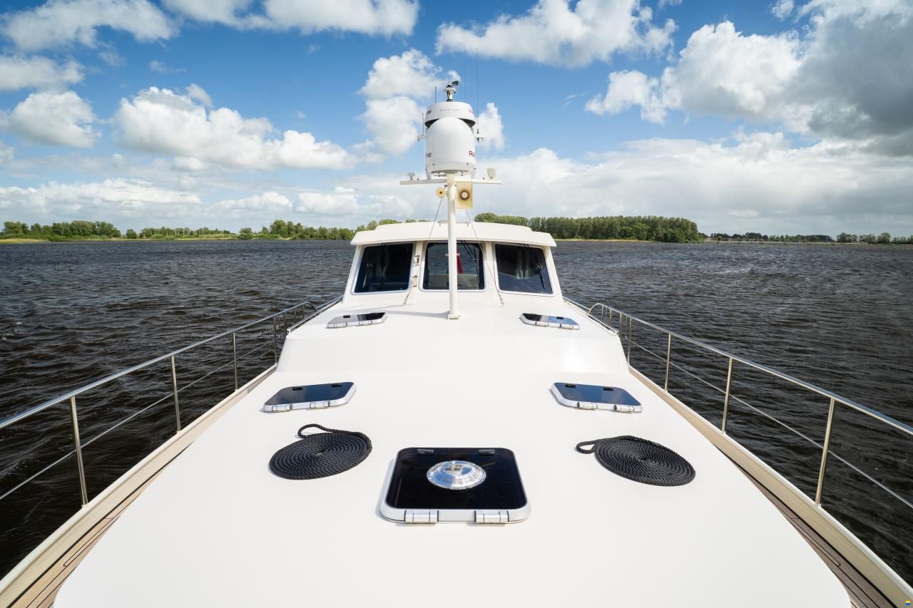 Linssen Grand Sturdy 470 Sedan Wheelhouse