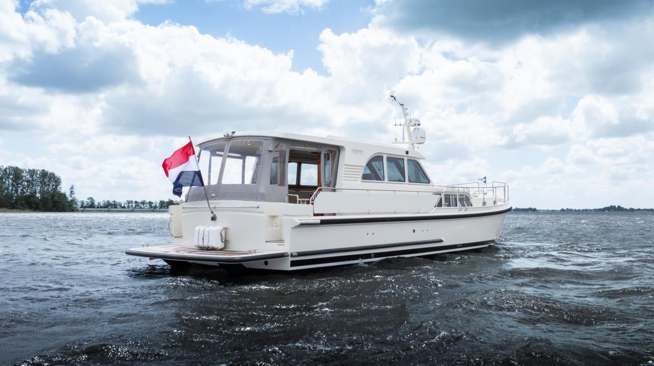 Linssen Grand Sturdy 470 Sedan Wheelhouse