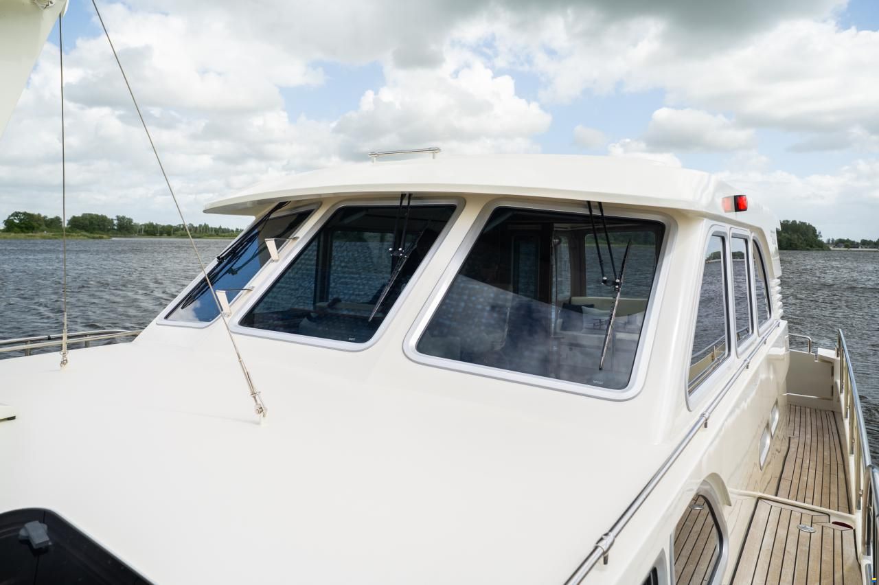 Linssen Grand Sturdy 470 Sedan Wheelhouse