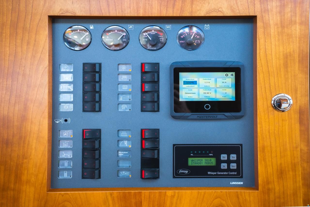 Linssen Grand Sturdy 470 Sedan Wheelhouse
