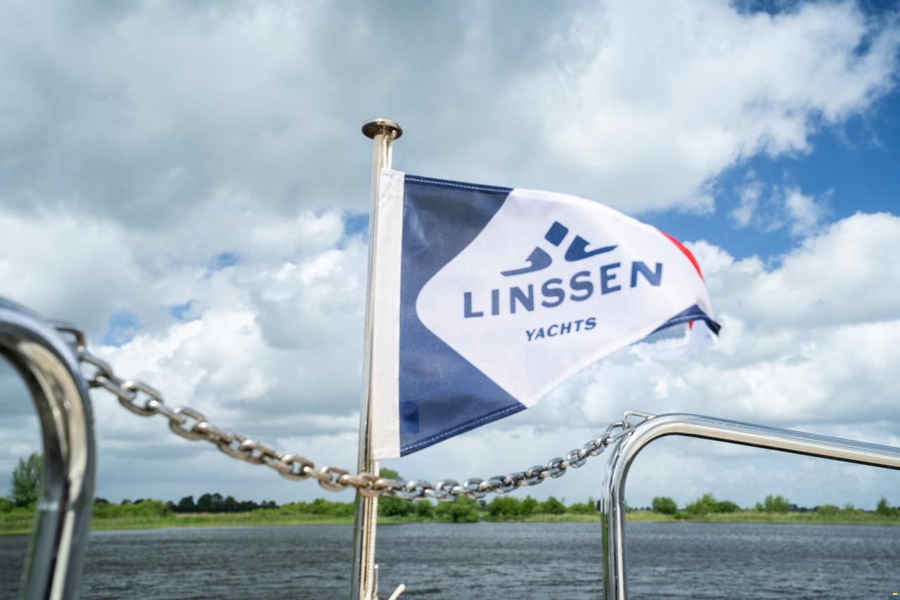 Linssen Grand Sturdy 470 Sedan Wheelhouse