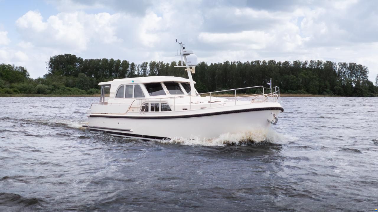 Linssen Grand Sturdy 470 Sedan Wheelhouse