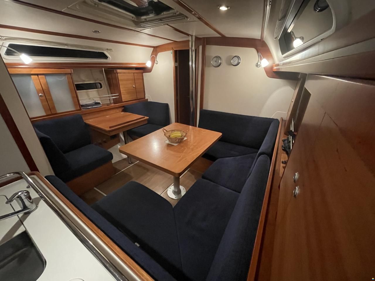 Hanse 370