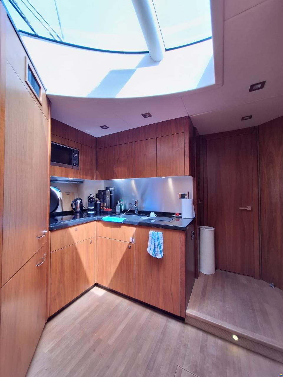 Sunseeker Predator 64