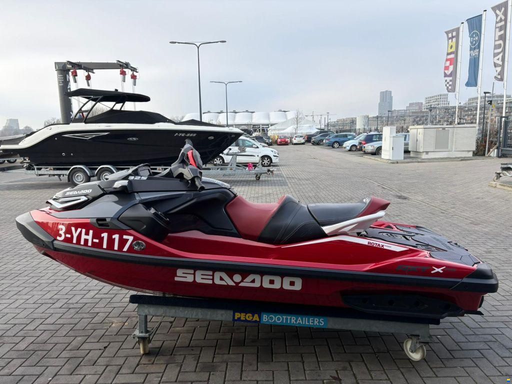 Sea Doo RXT-X RS 325