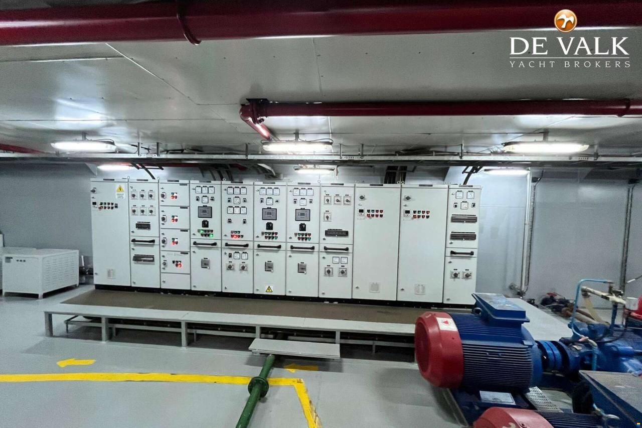 RO/RO PAX DOUBLE ENDED FERRY 90
