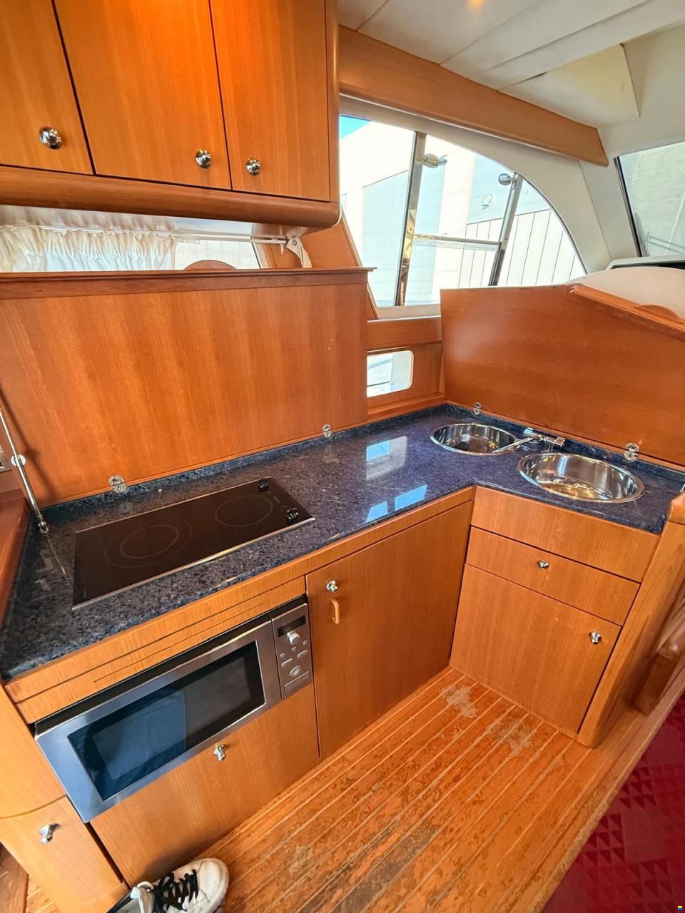 Portofino Marine 47 FLY