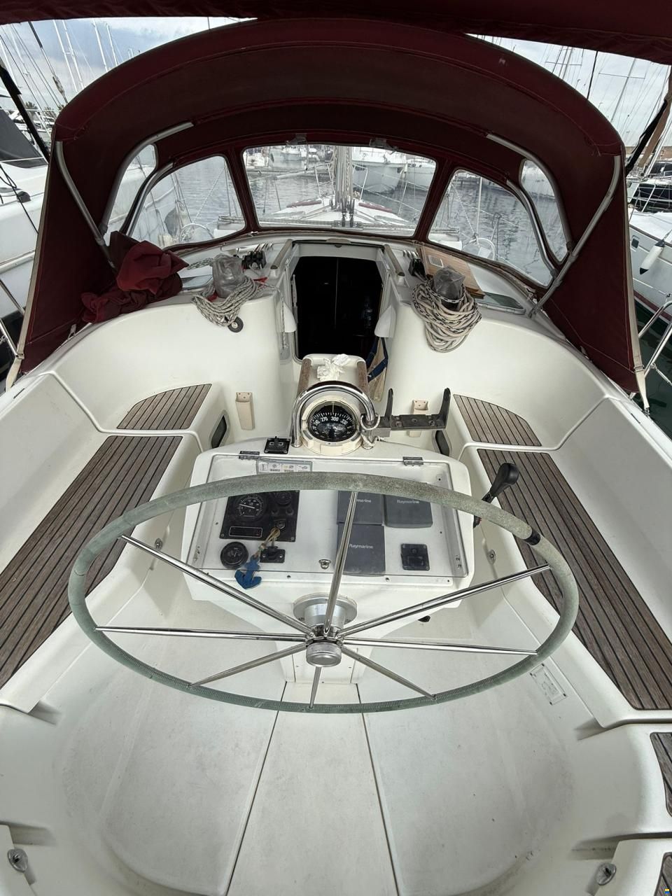 Beneteau Oceanis 41 in Valencia