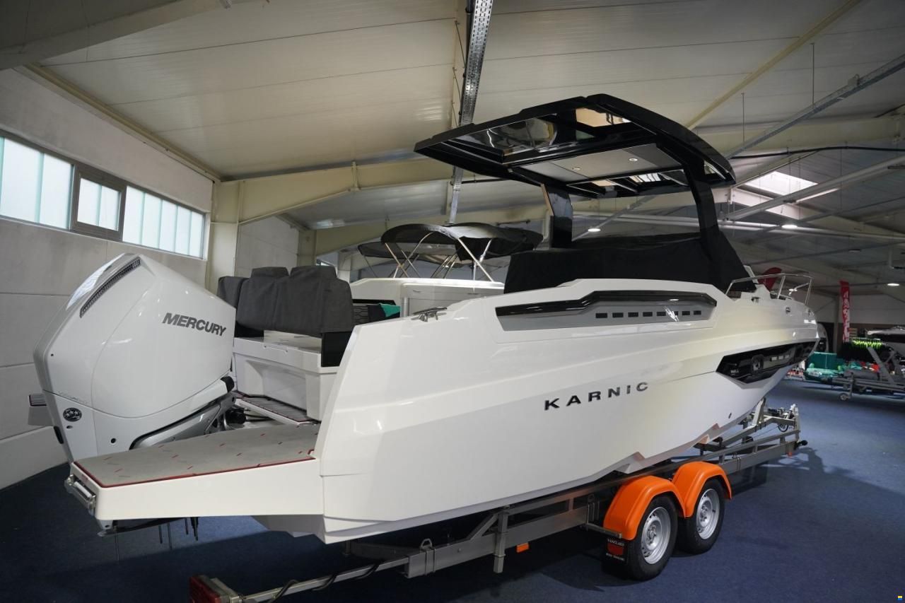 Karnic R 8 HT BOLD LINE