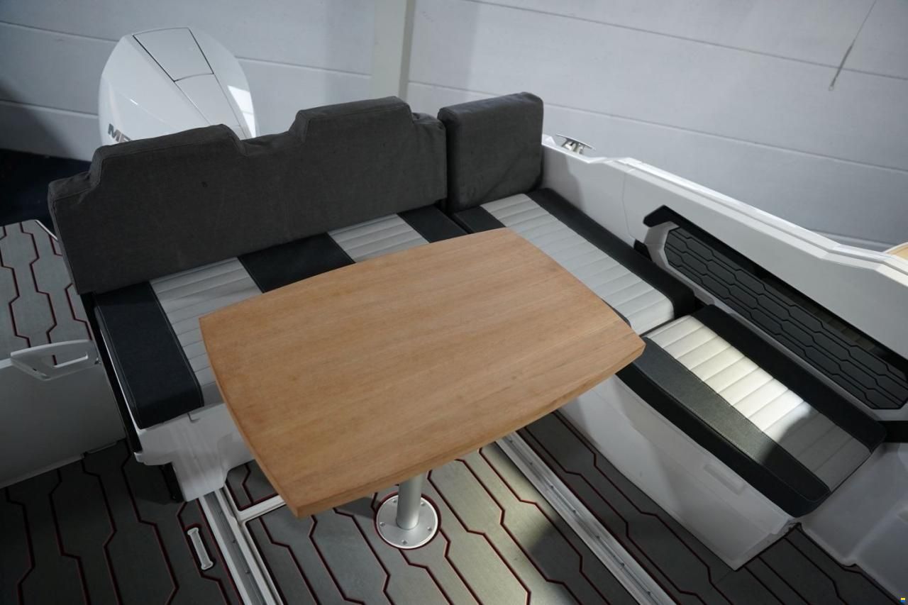 Karnic R 8 HT BOLD LINE