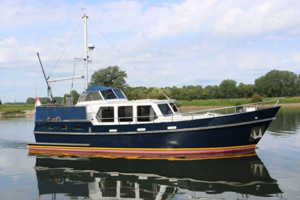 Monty Bank 43