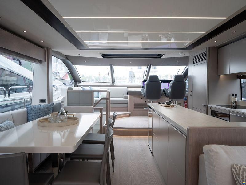 Sunseeker 76 Yacht