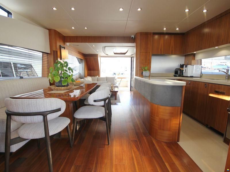 Sunseeker 75 Yacht