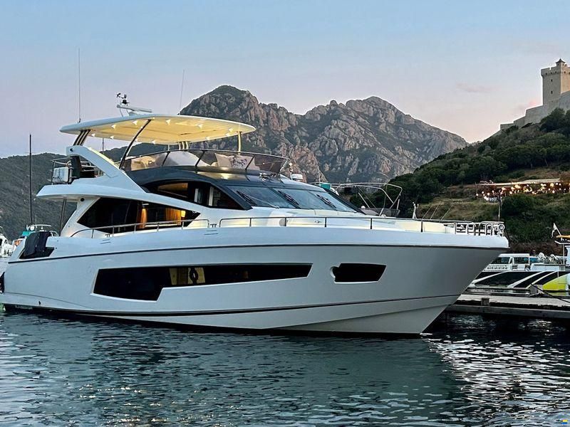 Sunseeker 75 Yacht