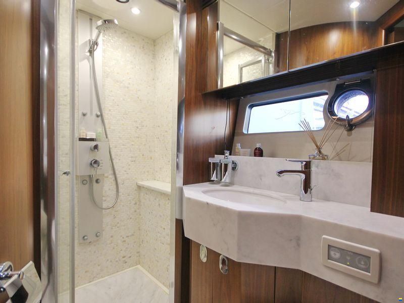 Sunseeker 75 Yacht