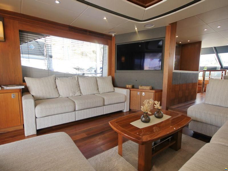 Sunseeker 75 Yacht