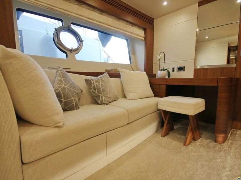 Sunseeker 75 Yacht