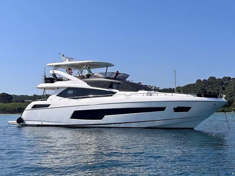 Sunseeker 75 Yacht