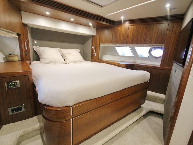 Sunseeker 75 Yacht