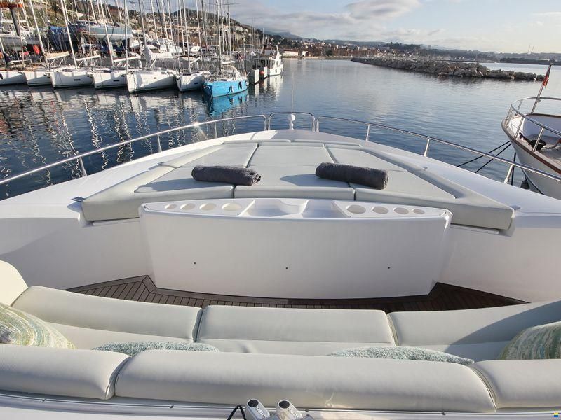 Sunseeker 75 Yacht