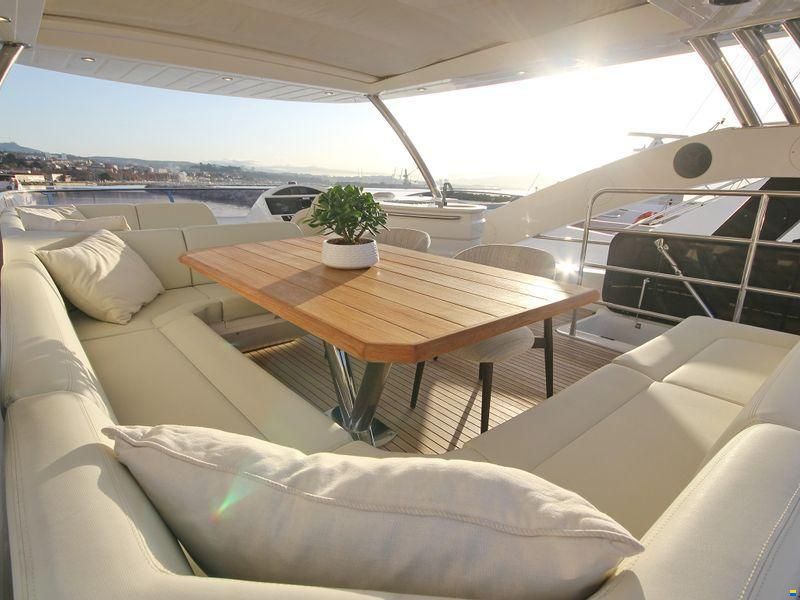 Sunseeker 75 Yacht