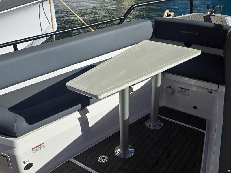 Axopar 28 Cabin