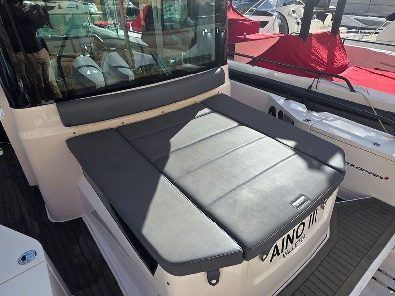 Axopar 28 Cabin