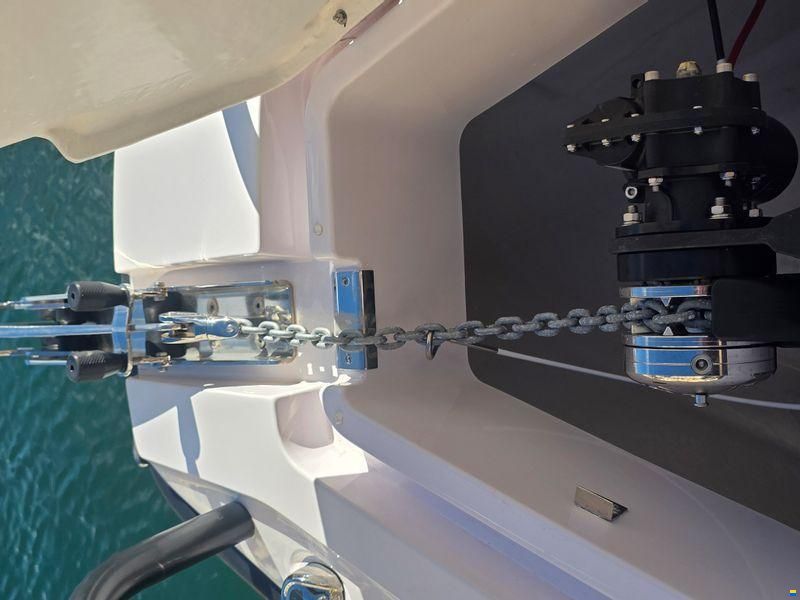 Axopar 28 Cabin