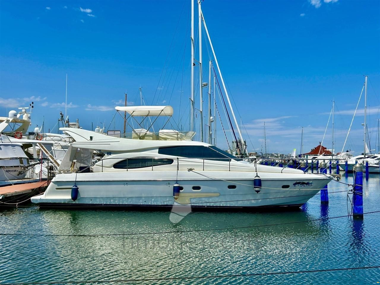 Ferretti 46
